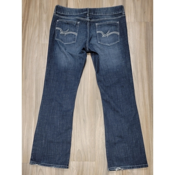 Women's Wrangler bootcut jeans - Picture 5 of 9